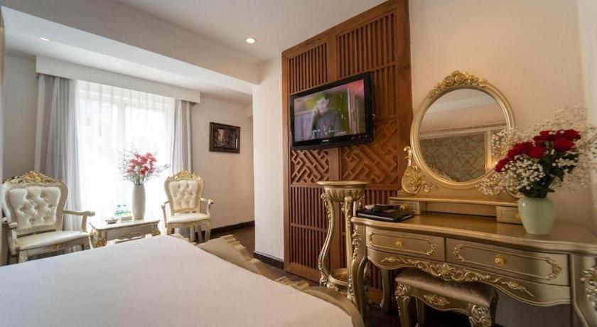 Hotel The White 1 3*