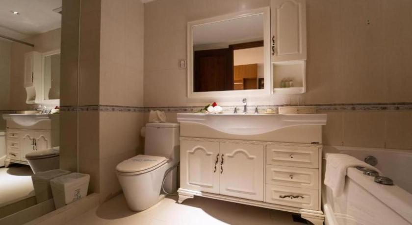 The White 1 Hotel 3*