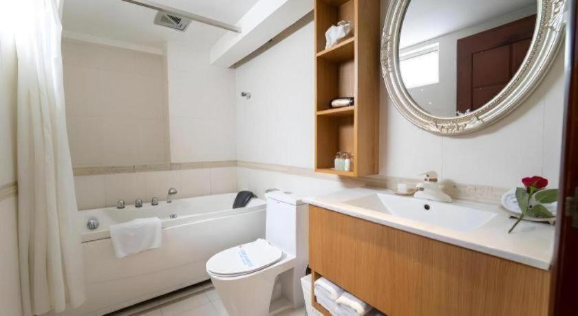 The White 1 Hotel 3*