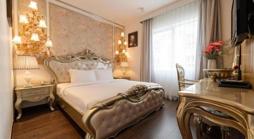 The White 1 Hotel 3*