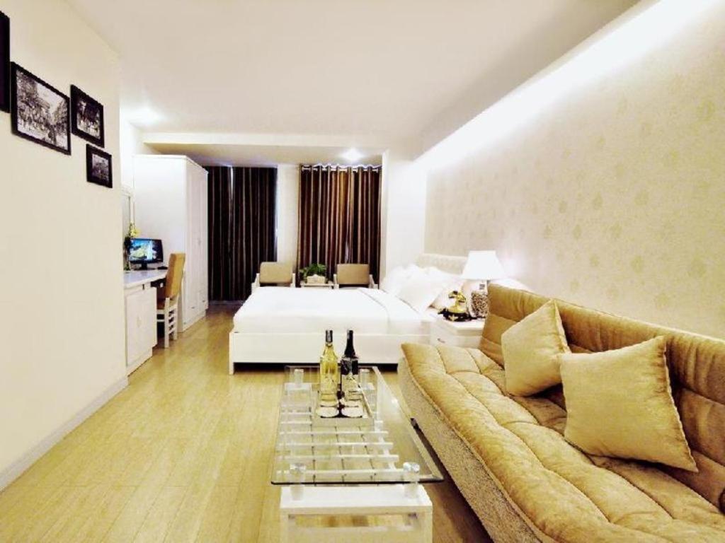 The White 1 Hotel