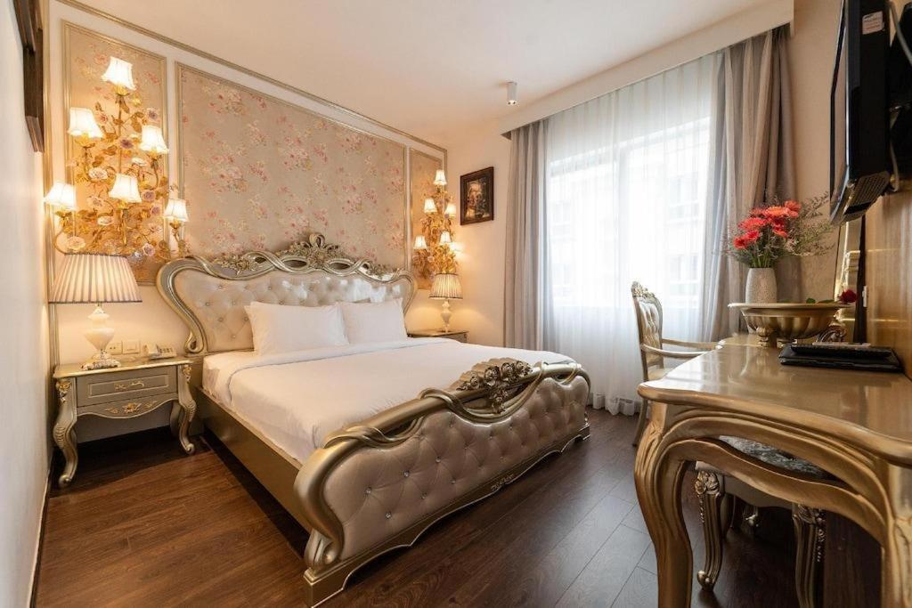 The White 1 Hotel 3*